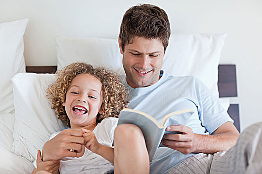 父亲,读,睡前故事,孩子