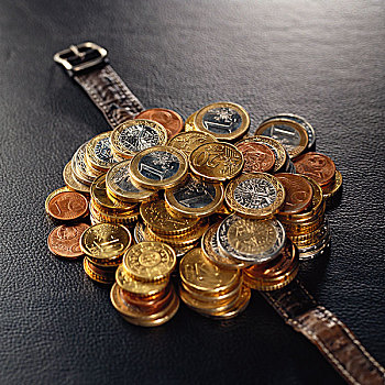 堆,种类,欧元硬币,上面,手表,带