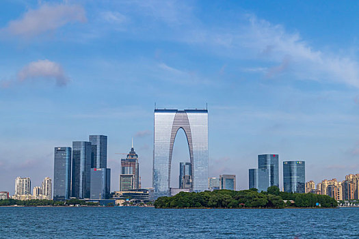 发动机油箱