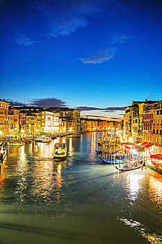 威尼斯,夜晚,时间