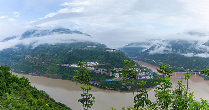 四川宜宾金沙江向家坝库区风景