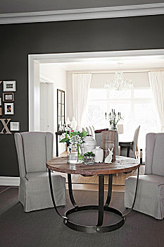 桌子,木质,上面,金属,框,优雅,扶手椅,苍白,松,正面,宽,入口