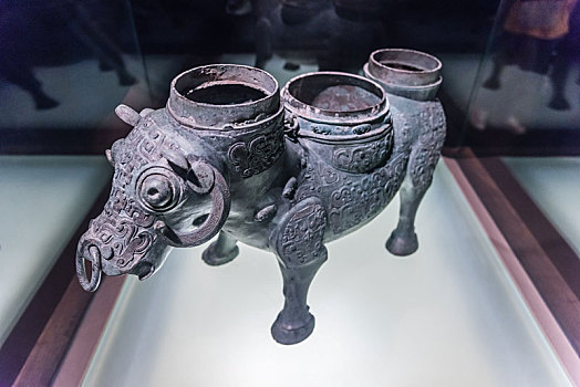 上海博物馆的春秋晚期青铜器牺尊