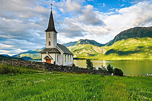 教堂,湖