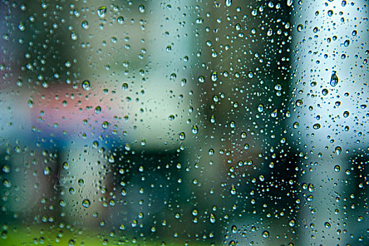 台湾台北市街头的雨