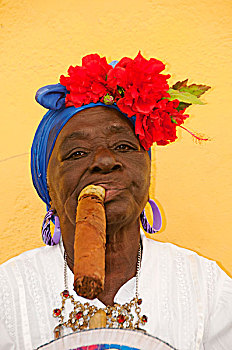 古巴,女人,吸烟,大,雪茄,朴素,黄色,色彩,墙壁,哈瓦那
