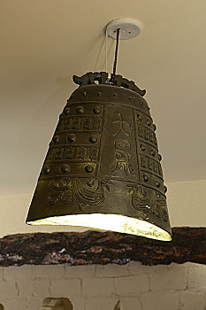 兵马俑公寓,仿古代大钟的灯,陕西西安