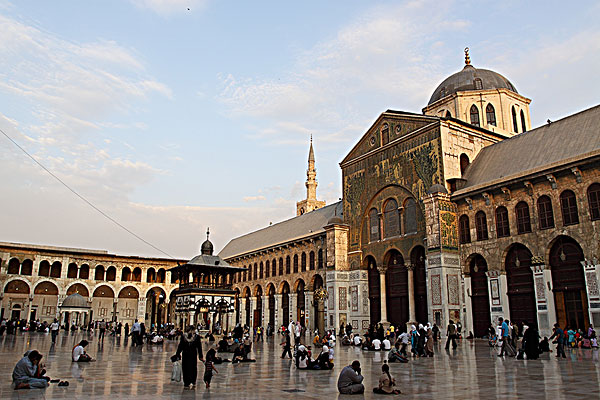 叙利亚大马士革伍麦叶清真寺庭院全景
