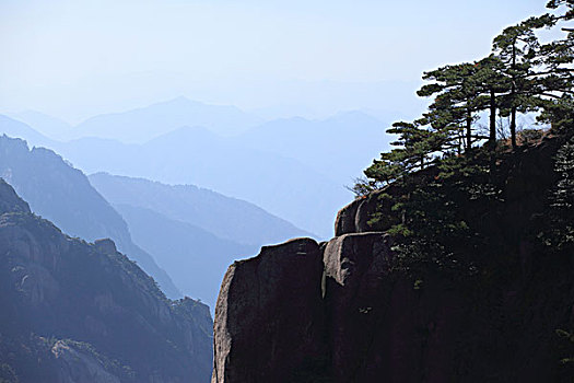 山峦,山顶,远景