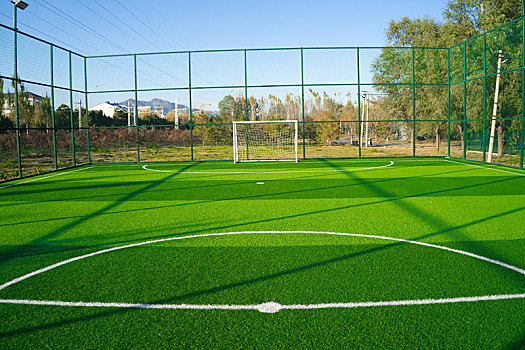 球场,足球,足球场,绿茵,儿童,孩子,球,绿色,草地,公园,蓝天,体育设施,体育,草
