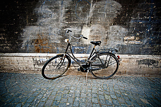 旧式,自行车,停放,鹅卵石,街道