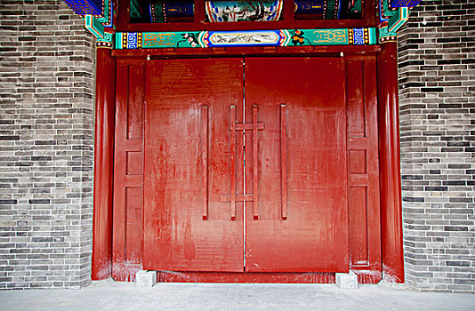 中式红色大门