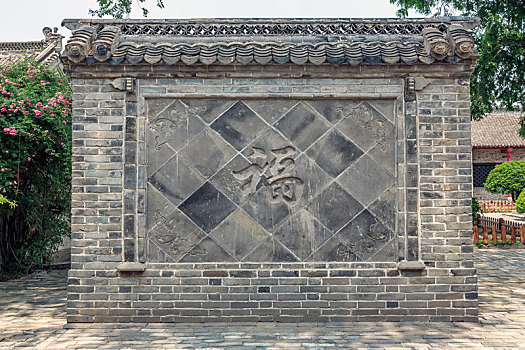 北方传统民居砖雕影壁墙,于山东省临沂市莒南县大店镇