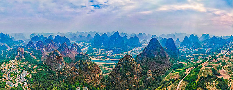 广西桂林山水漓江风光喀斯特地貌自然风光全景航拍