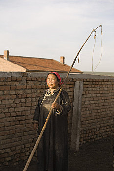 女人,套索,杆,马,谷仓,内蒙古,中国