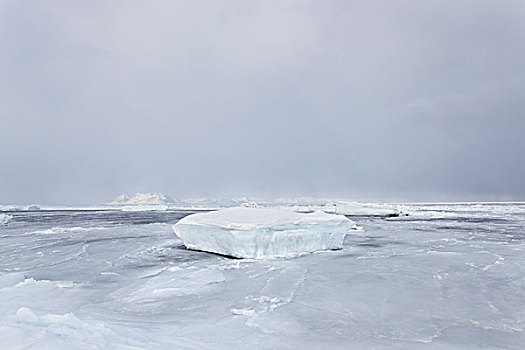 冰川冰,冰湖