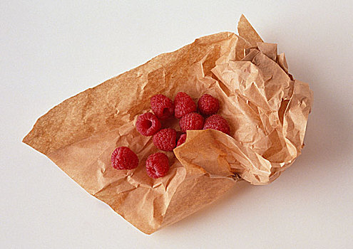 树莓,牛皮纸,特写