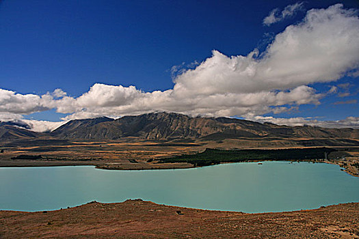 特卡波湖