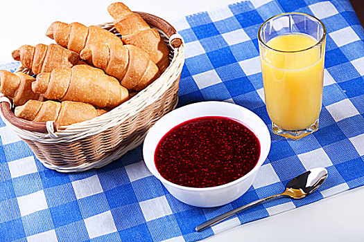 欧式早餐,牛角面包,橙汁