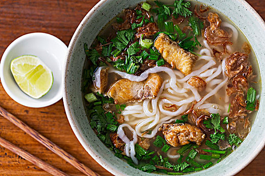 面条汤,鱼肉,万象,老挝