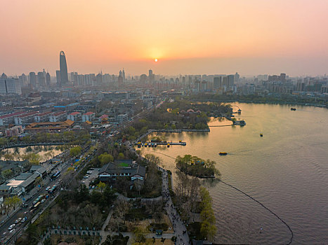 济南大明湖晚霞