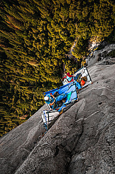 两个,攀岩者,船长峰,俯视,优胜美地山谷,加利福尼亚,美国