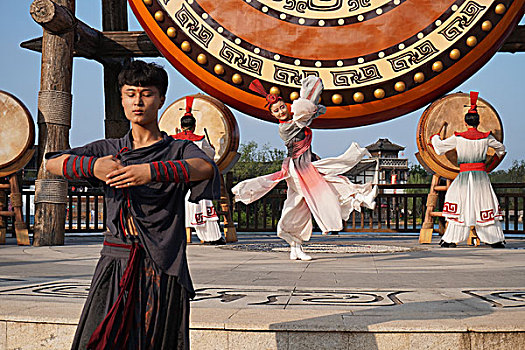 东方盐湖城景区还原古代祭祀仪式实景表演