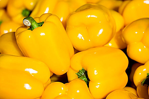 新鲜的,黄椒,在市场