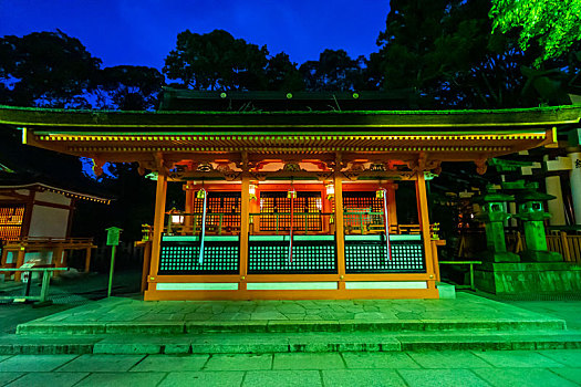 日本京都伏见稻荷大社夜景