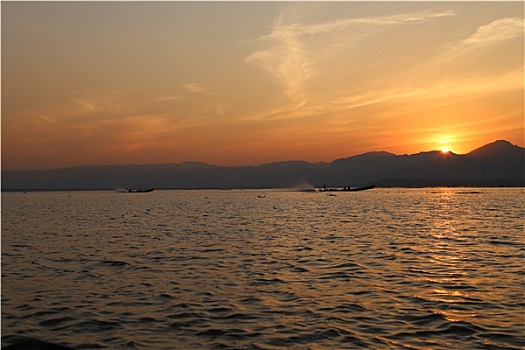 茵莱湖,日落