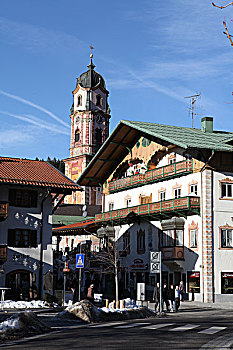 阿尔卑斯山下的教堂