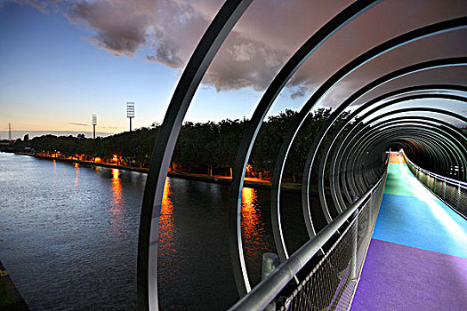 著名,行人,桥,建筑师,运河,靠近,奥伯豪森,北莱茵威斯特伐利亚,德国,欧洲