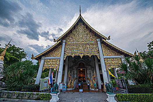 泰国清迈古城契迪龙寺,wat,chedi,luang,主佛殿