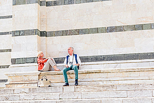 游客,坐,夫妇,锡耶纳,大教堂,楼梯,托斯卡纳,意大利