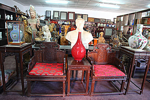 毛泽东,塑像,文物,堆放,大杂院,展示,收藏