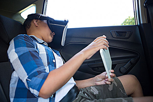 少男,虚拟现实,耳机,数码,后座,汽车