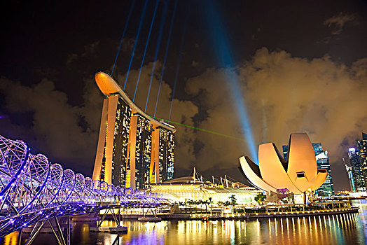 光亮,喷泉,现代,雕塑,摩天大楼,三个塔,连接,屋顶,平台,新加坡,夜晚