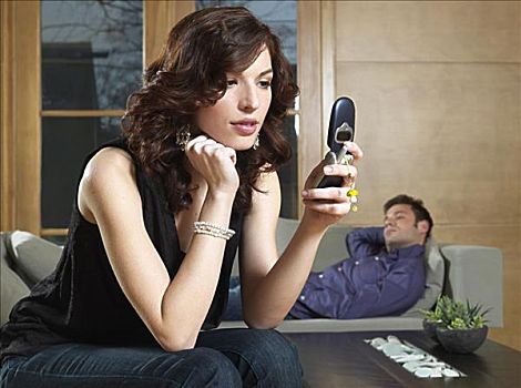 女人,手机,男人,躺着,沙发,背景