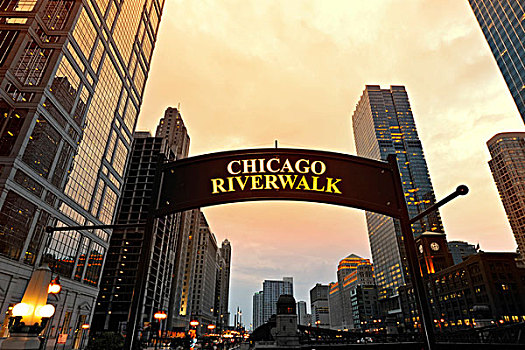 芝加哥,河边步道,晚间,亮光,水岸,河,环,西部,建筑,团结,商品市场,商业中心,北方,伊利诺斯,美国,北美