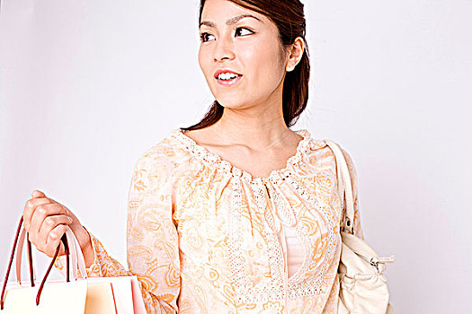 日本年轻女性,纸袋
