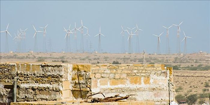 风车,塔尔沙漠,斋沙默尔,拉贾斯坦邦,印度,南亚