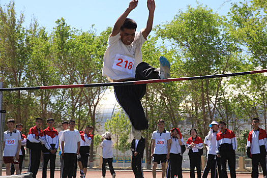 新疆哈密,跳高,力量,技术,速度青春发挥