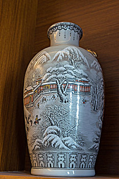 中国瓷器花瓶
