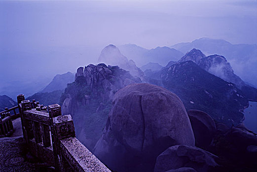 安徽,天柱山,云海,雾,蓝天,湖水,雨