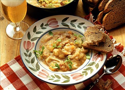 丰盛,豌豆汤,熏肉丁