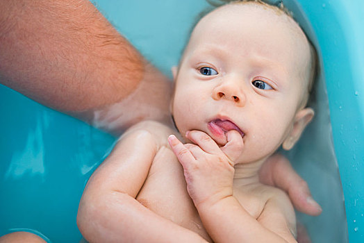 男婴,思考,手指,嘴,沐浴,捷克共和国,欧洲