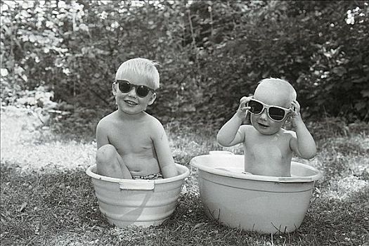 孩子,男孩,墨镜,坐,浴缸,夏天,花园