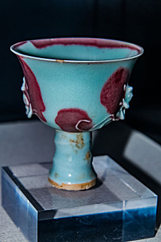 元代釉里红堆塑螭龙转心高足杯陶瓷器皿工艺品