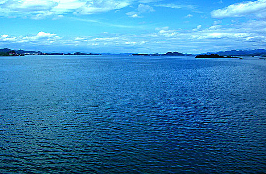 碧塔海湖泊美景