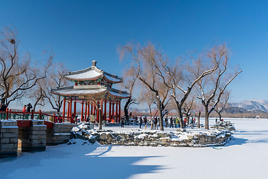 颐和园雪霁,知春亭